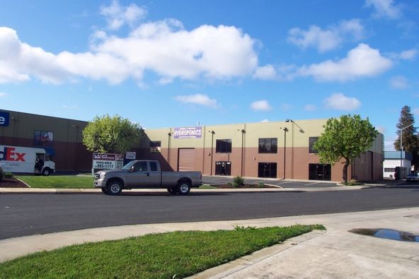 Industrial For Lease: 1810 Field Ave, Stockton, CA 95203